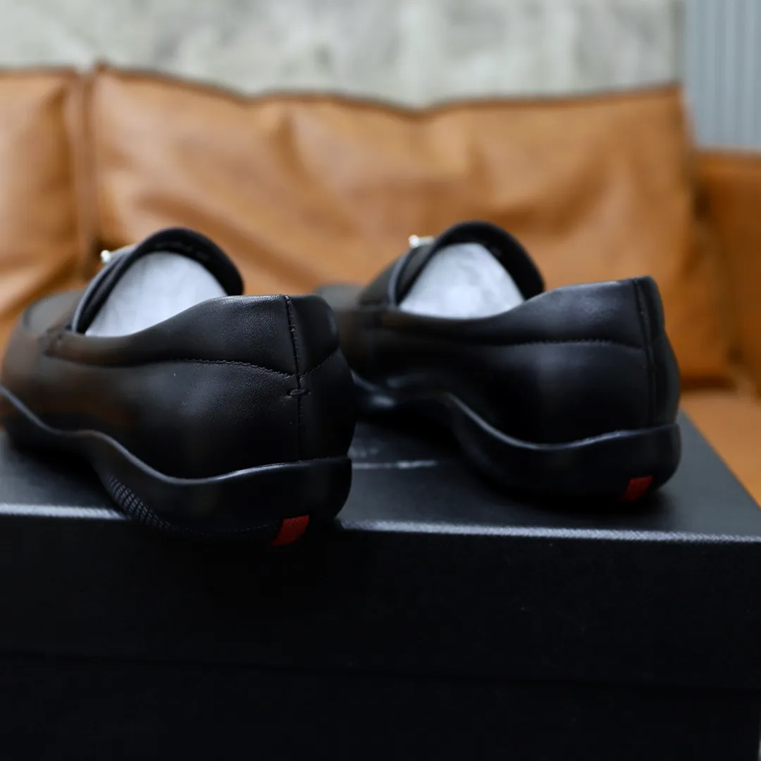 Factory price: 600💰Top original order Brand: PRADA (Prada) Standard code: Men's size 38/44 (45 can be customized) Grade: Same as the official website Material: Original cowhide surface, cowhide lining, original wear-resistant soft outsole Style category: Business casual slip-on shoes, young fashion, European and American trends, British style Color: actual picture color